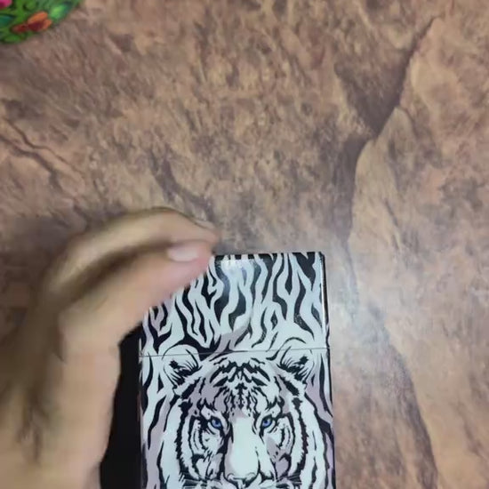 Vidoe of Pop Open Cigarette Case Vidoe use