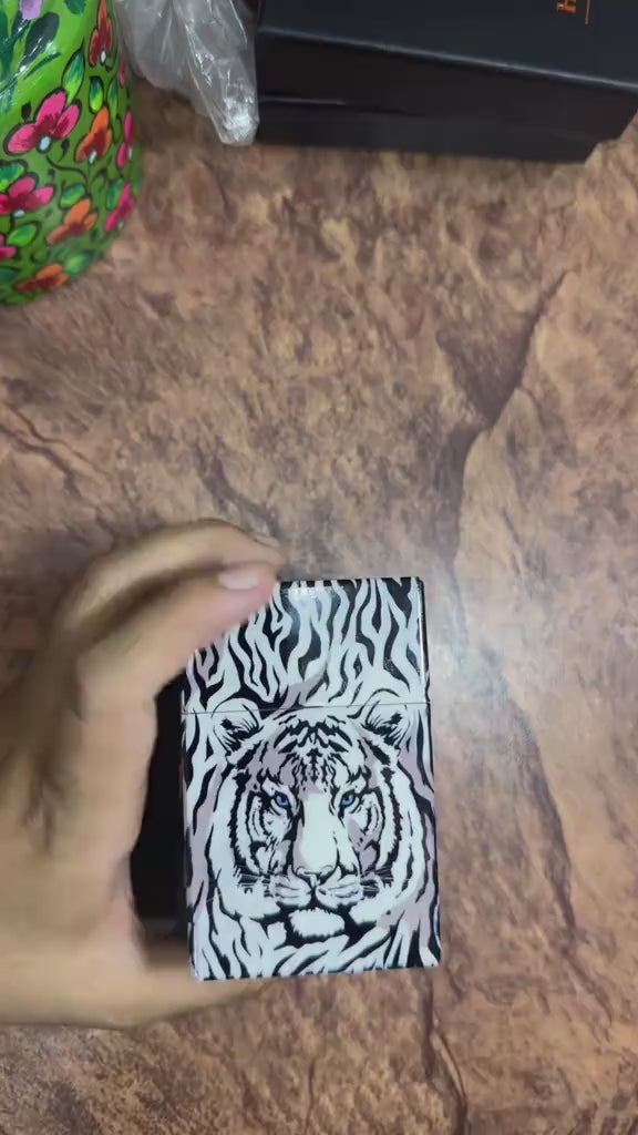 Vidoe of Pop Open Cigarette Case Vidoe use